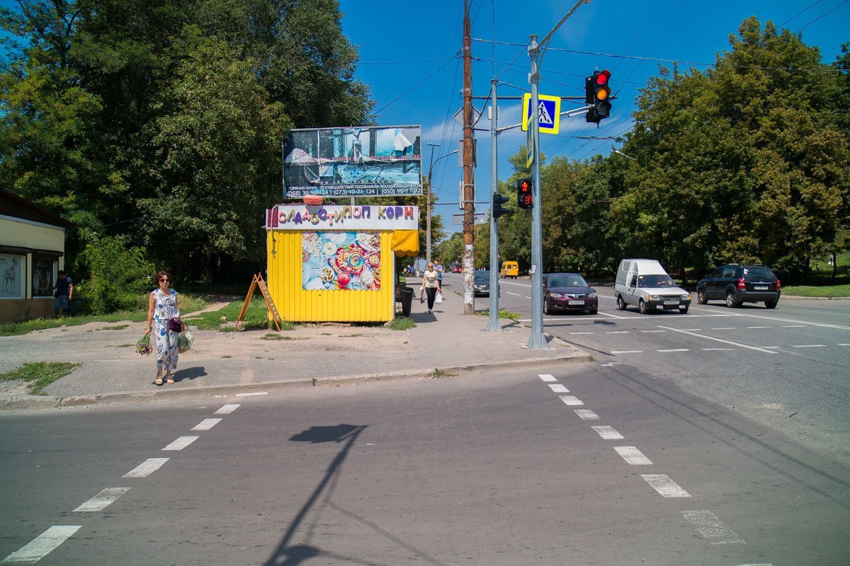 На перекрестке улиц Паникахи и Тополиной установили светофоры На перекрестке улиц Паникахи и Тополиной установили светофоры
