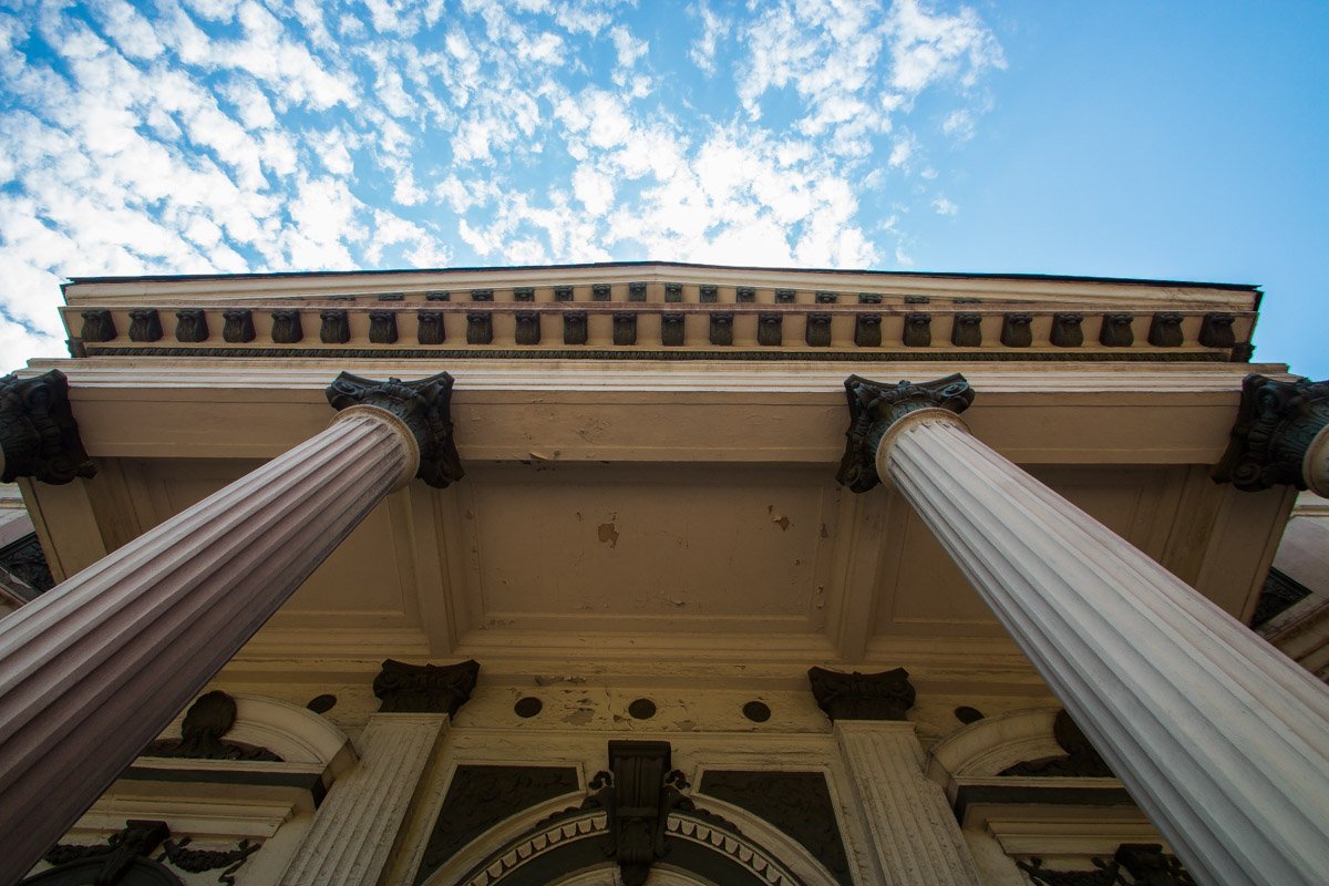 Кусочек роскоши в промышленной зоне города Кусочек роскоши в промышленной зоне города