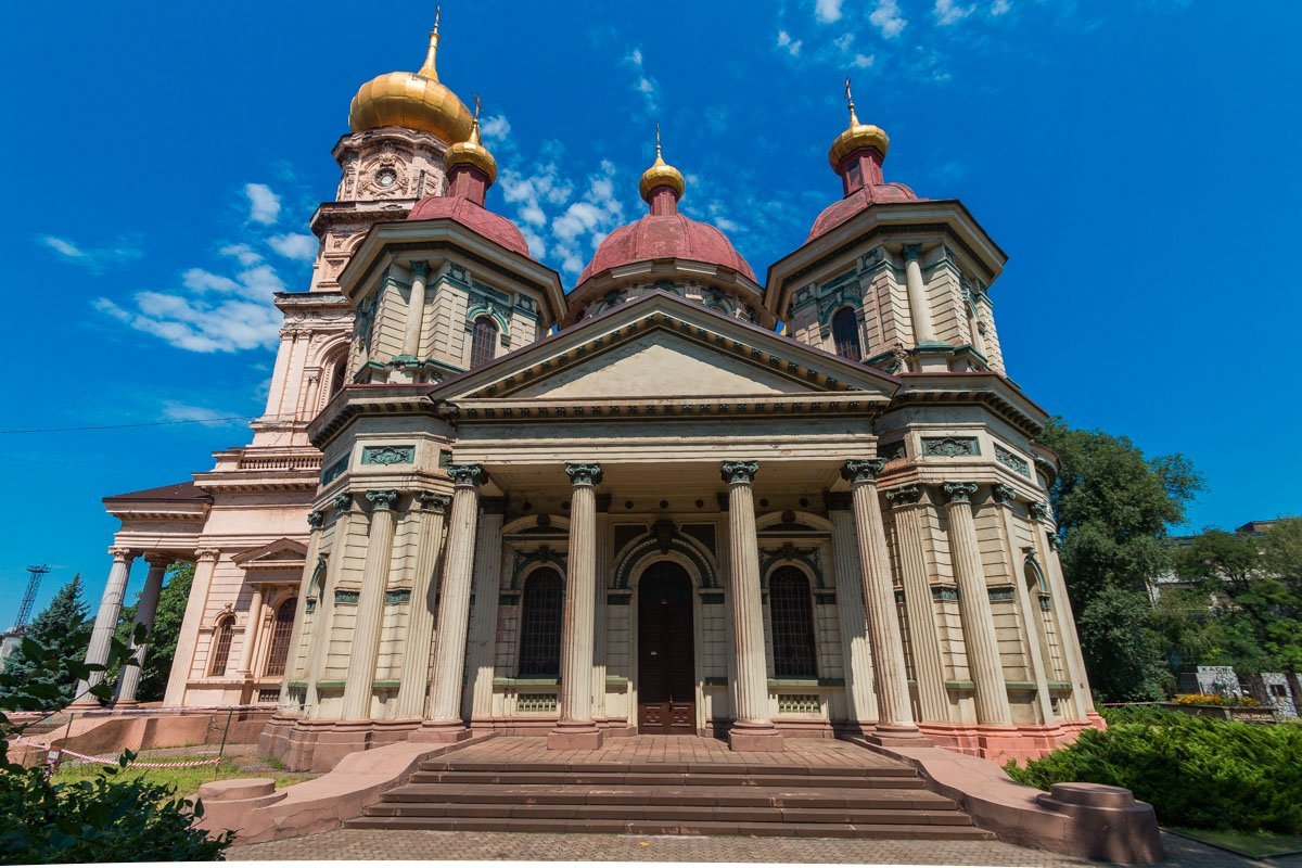 Северный вход собора Северный вход собора