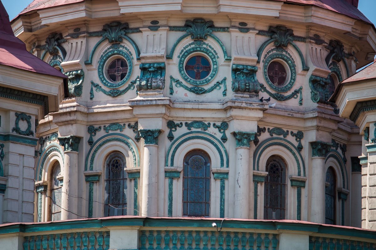 Элементы декора на стенах храма заставляют "зависнуть" на несколько минут, чтобы все рассмотреть Элементы декора на стенах храма заставляют "зависнуть" на несколько минут, чтобы все рассмотреть