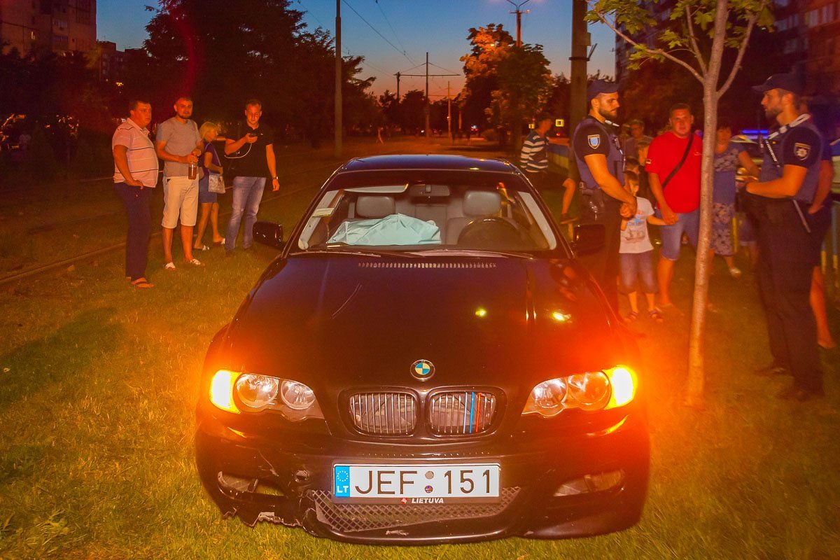 Полицейские охраняли автомобиль до приезда следственно-оперативной группы