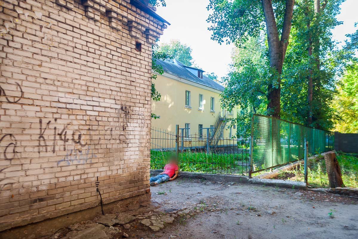 По предварительной информации, мужчина умер более часа назад По предварительной информации, мужчина умер более часа назад