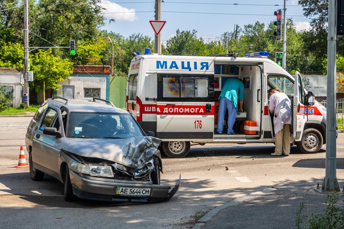 Авария произошла на перекрестке улиц Рабочей и Ньютона Авария произошла на перекрестке улиц Рабочей и Ньютона