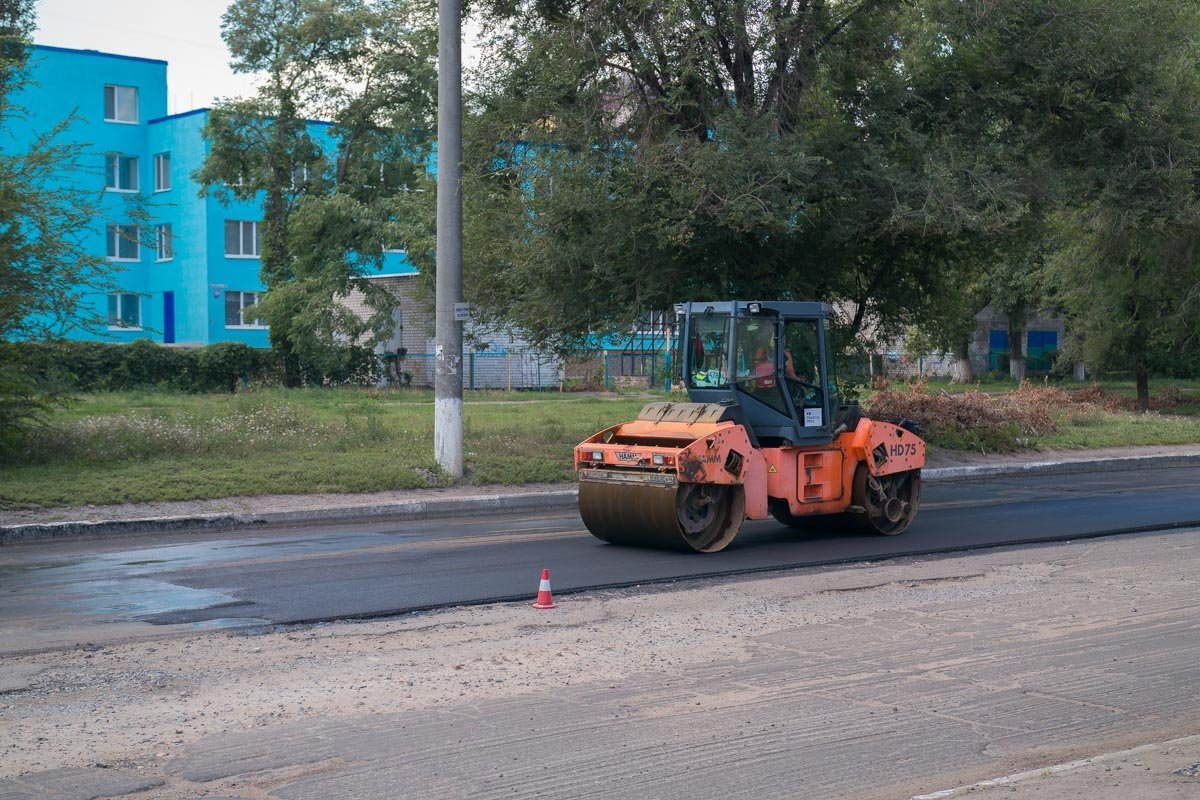 Улицу Березинскую оккупировали коммунальщики