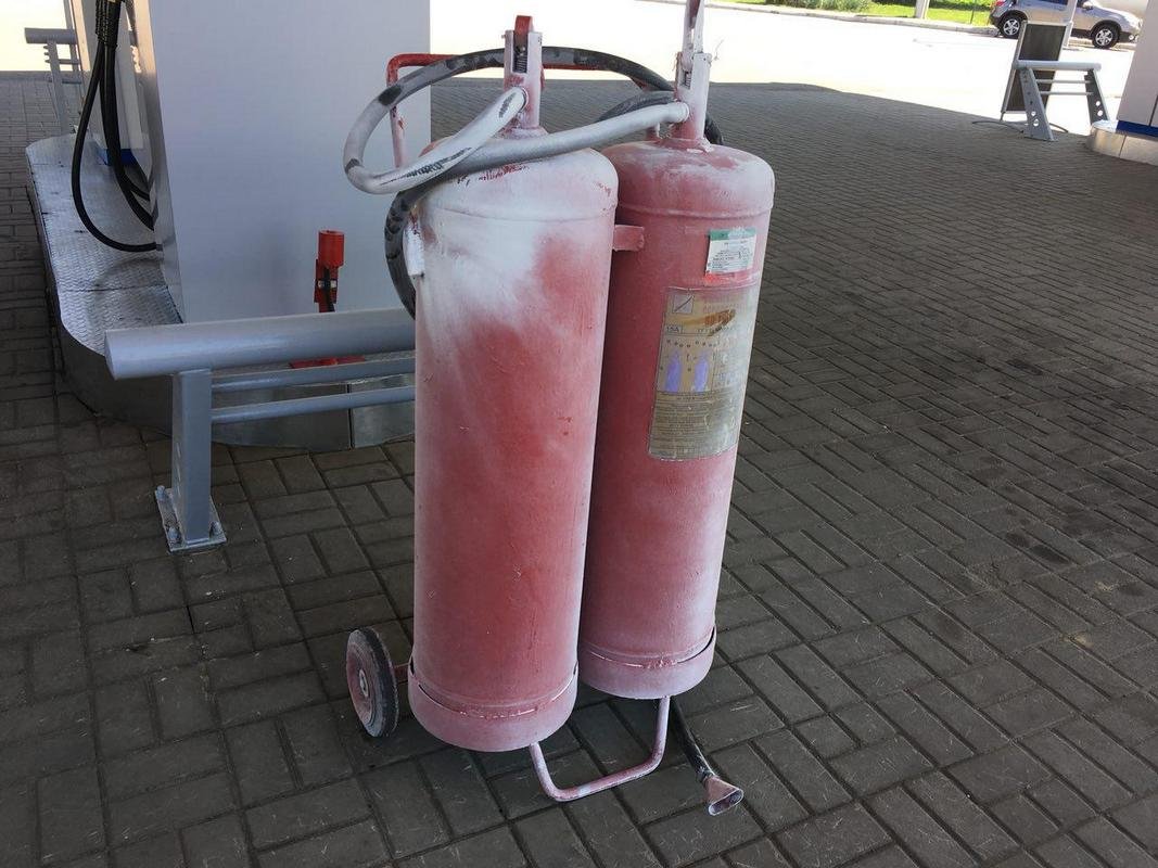 На Запорожском шоссе загорелся Nissan с двумя детьми внутри 11