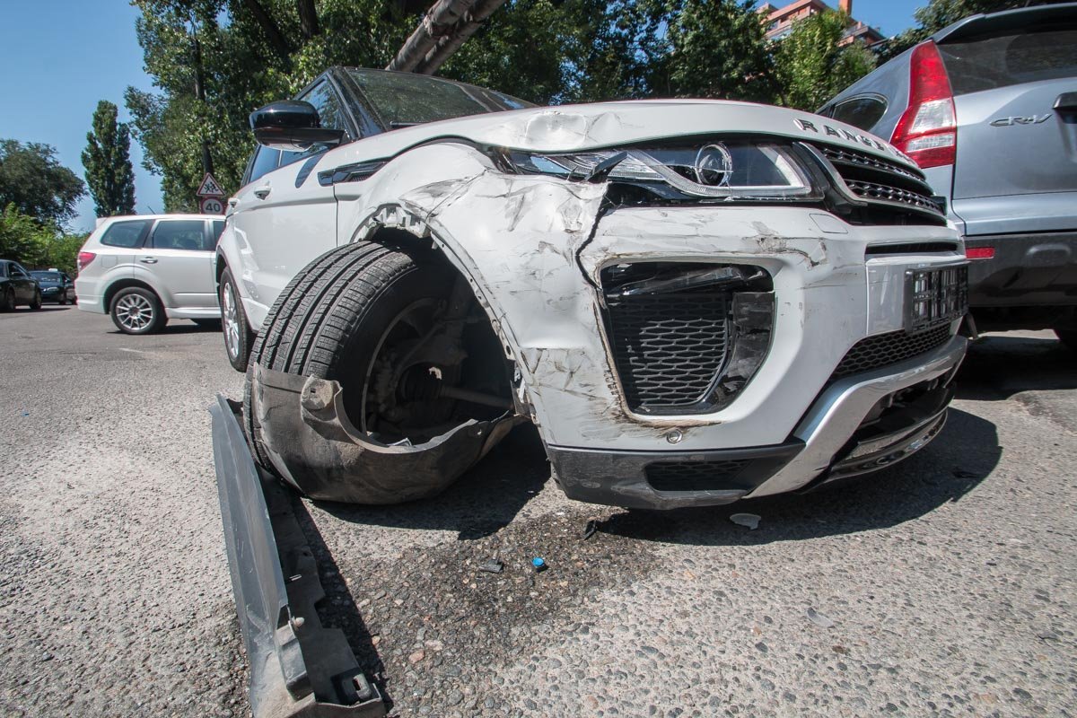 На месте работает патруль полиции