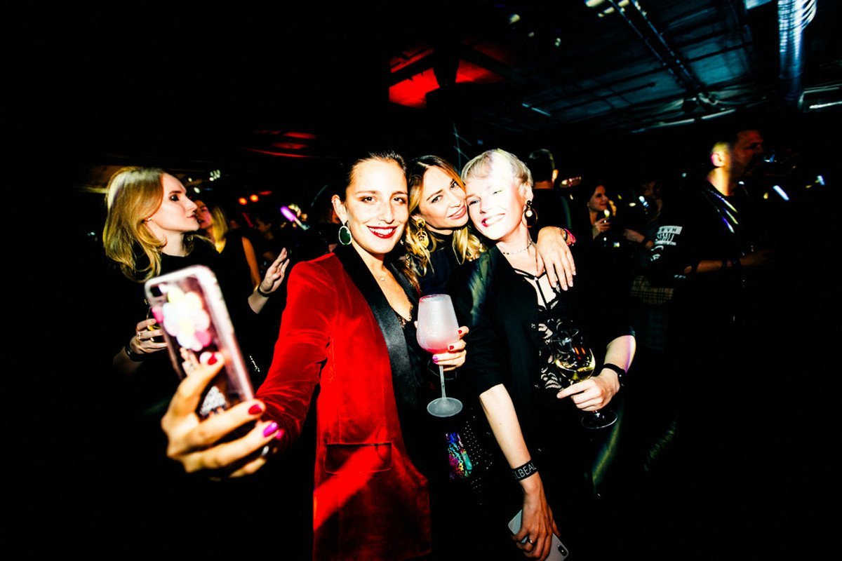 Много приятных бонусов для девушек