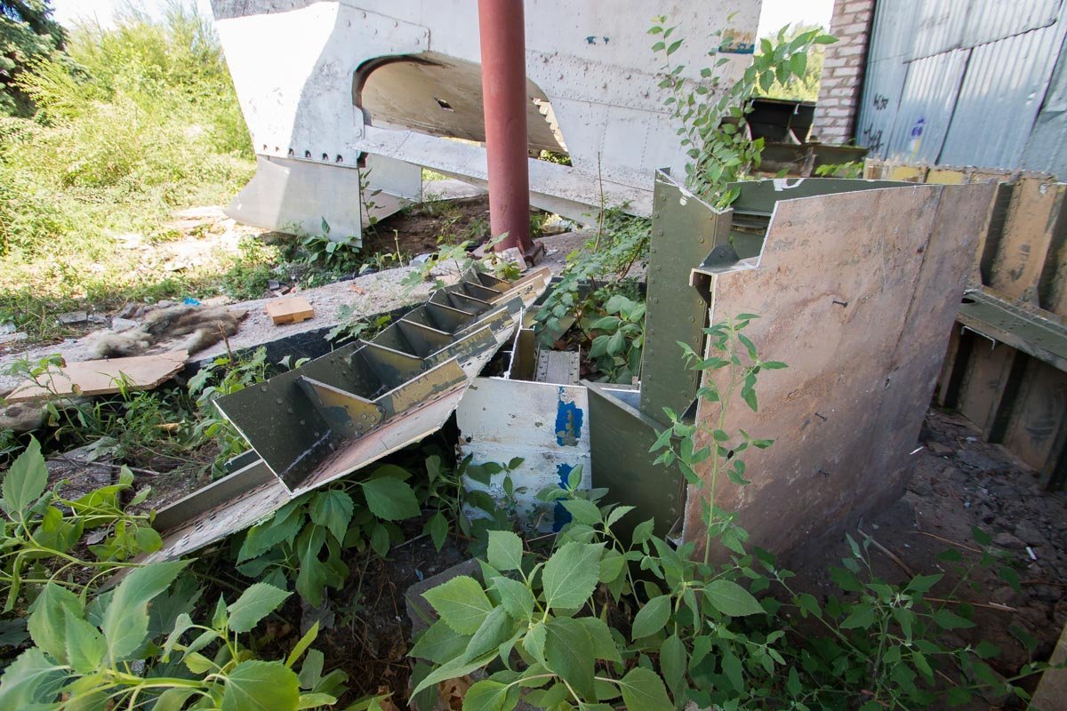 Рабочие за несколько часов разобрали то, что строилось месяцами