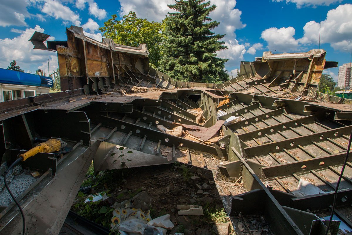 В катере "Ракета" в конце 80-х был видеосалон, где показывали мультики