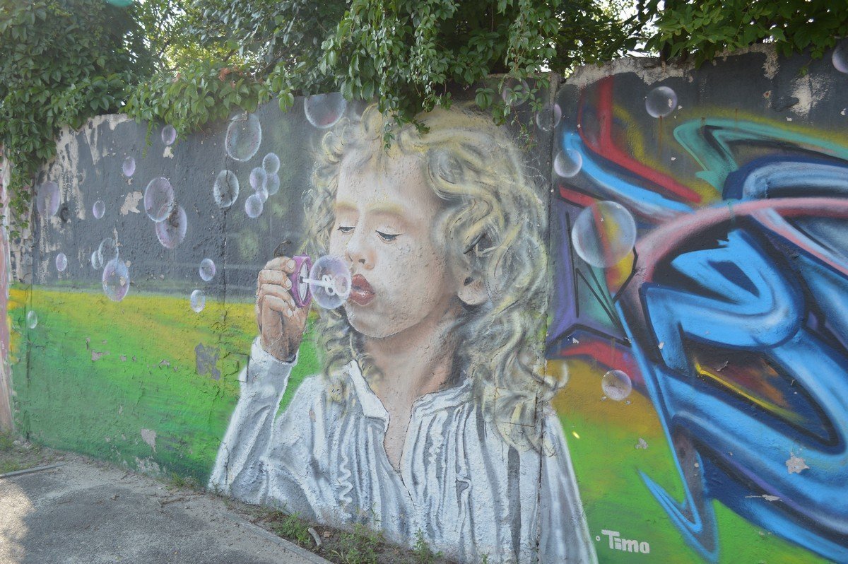 Художники постарались