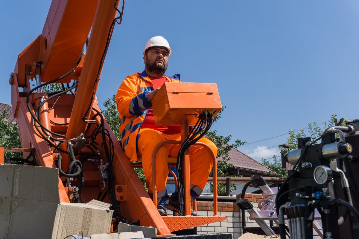 В поселке Краснополье в этом году мы уже выполнили реконструкцию освещения на 20 улицах В поселке Краснополье в этом году мы уже выполнили реконструкцию освещения на 20 улицах