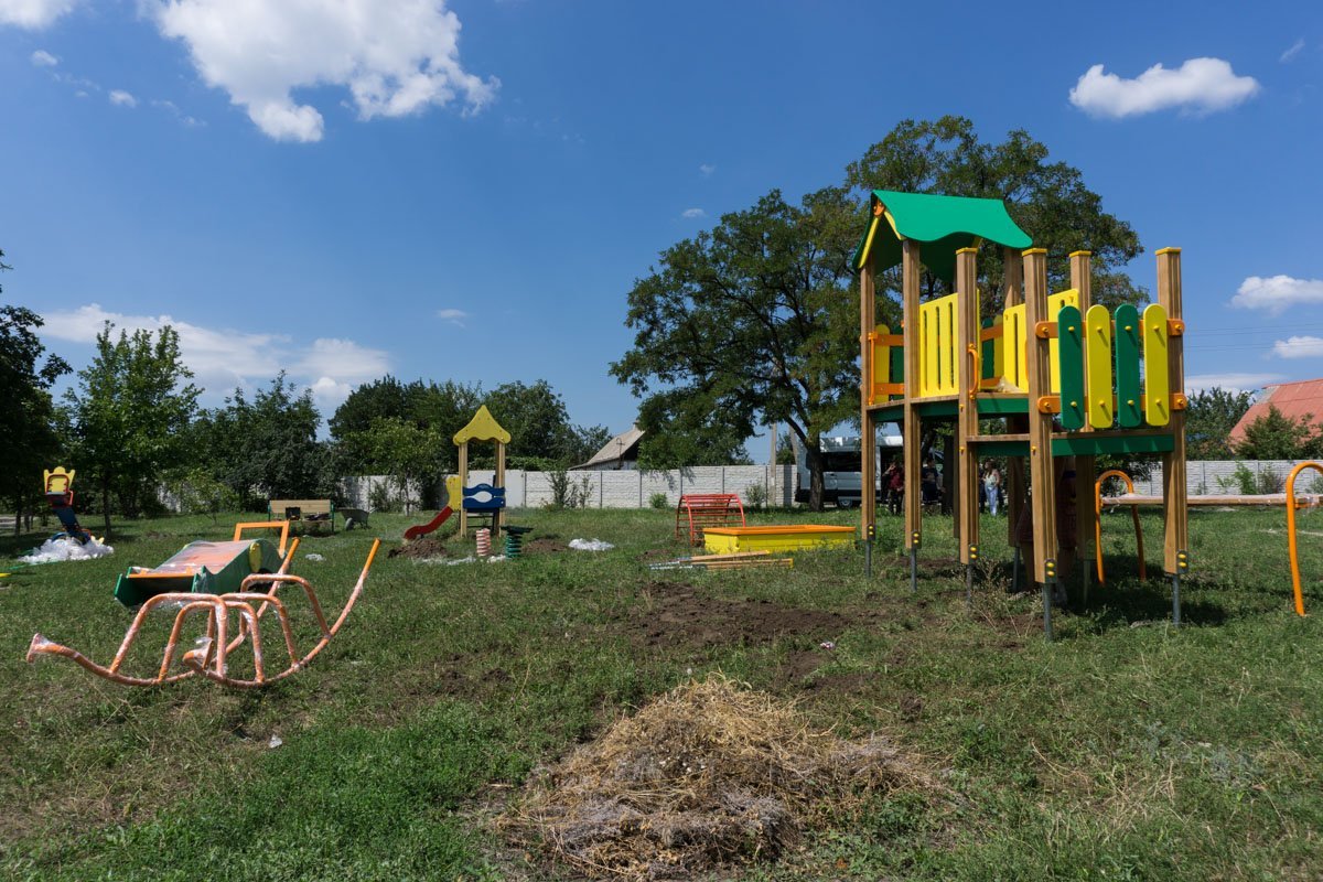 Это уже третья площадка на территории поселка