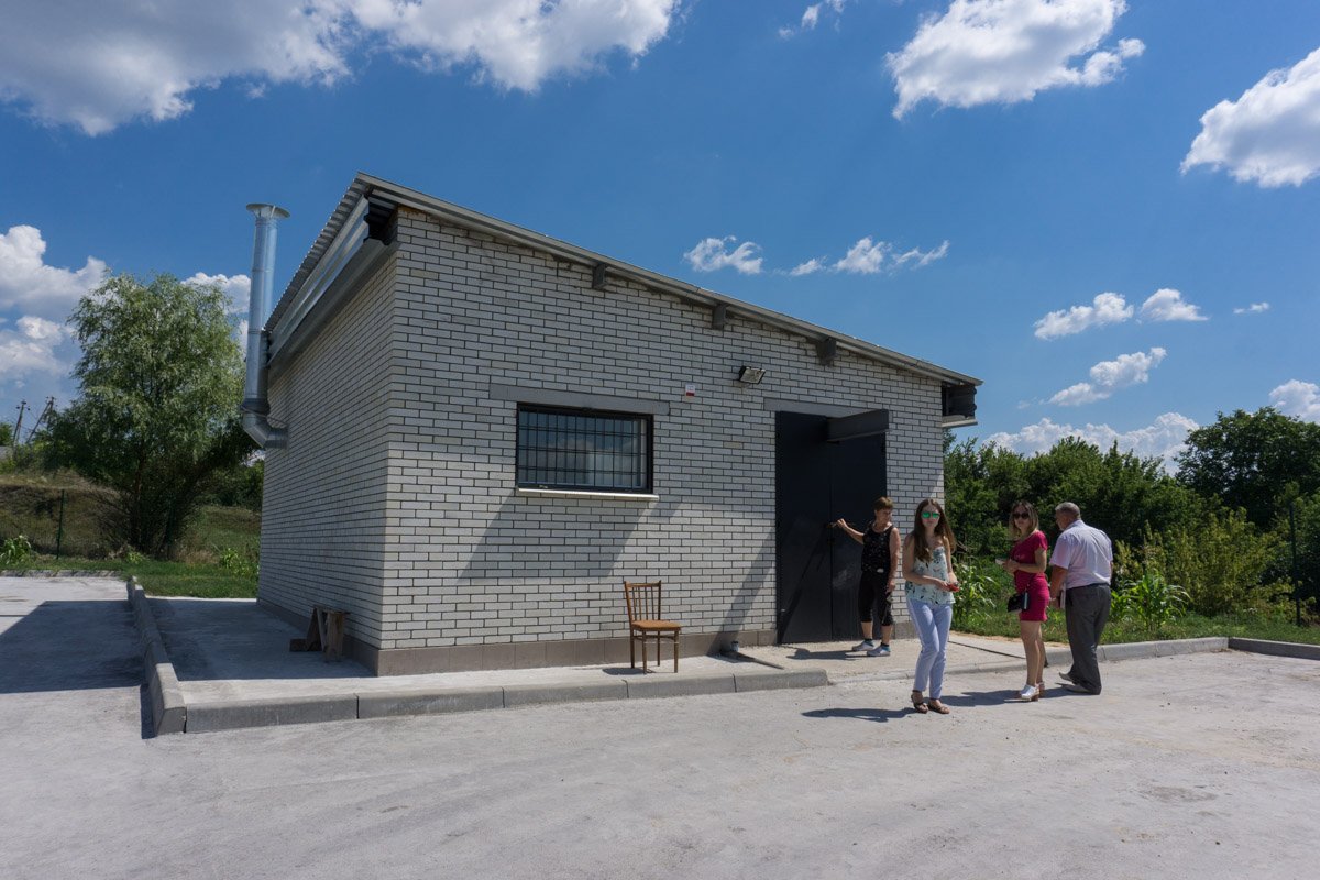 В поселке Чапли, что в Днепре, наконец построили сети водоснабжения и канализации на улице Еловой