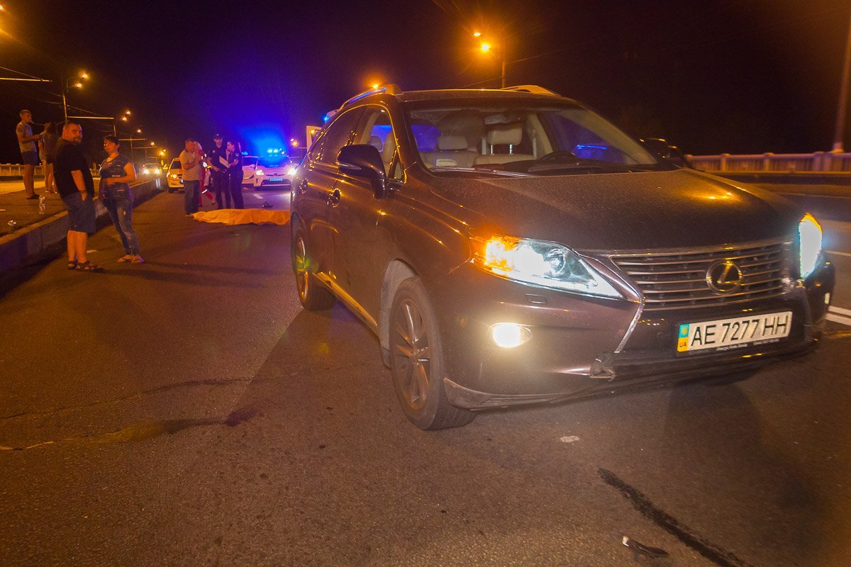 На автомобиле в результате столкновения нет никаких повреждений На автомобиле в результате столкновения нет никаких повреждений