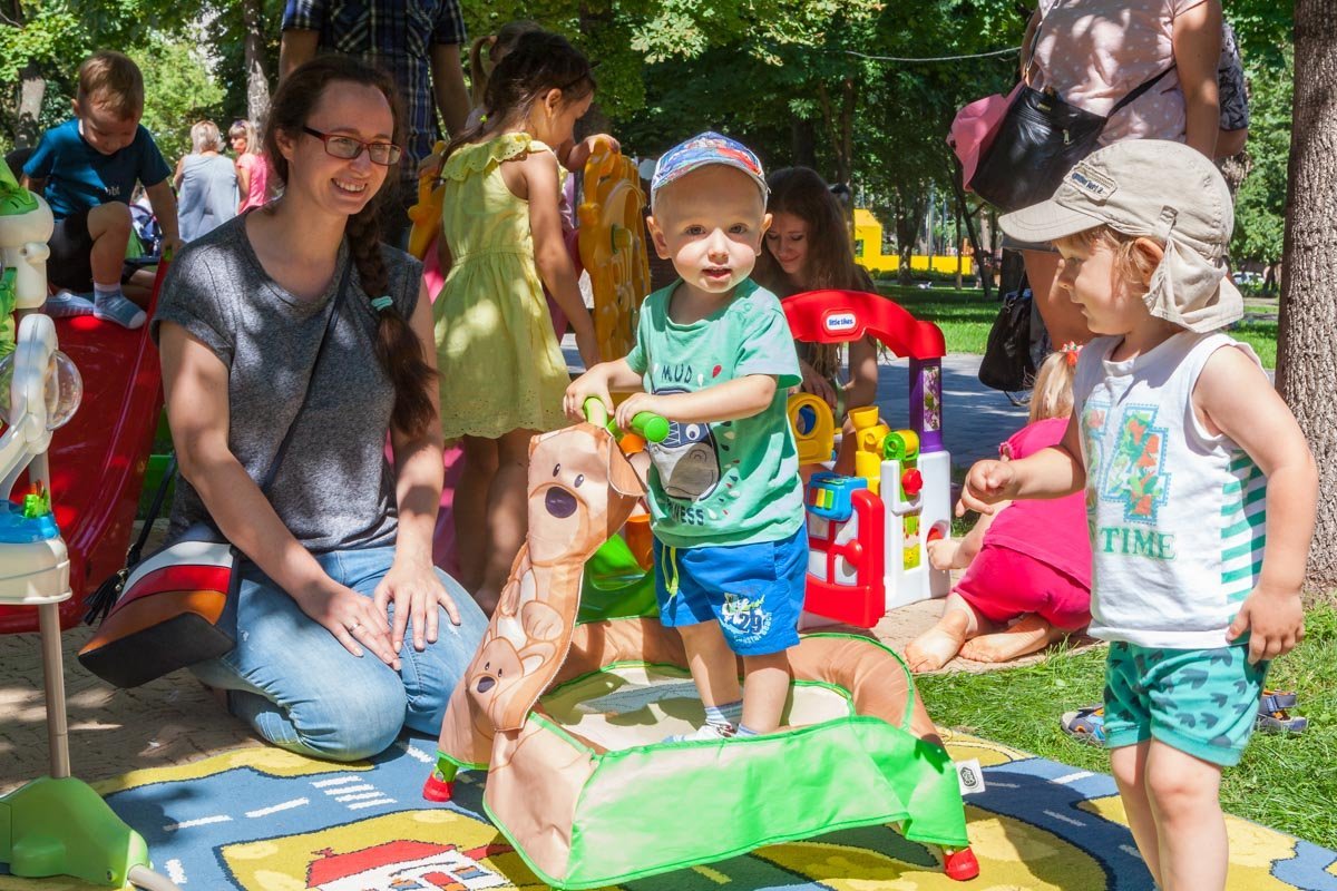 В сквере Героев обустроили комфортную зону для отдыха