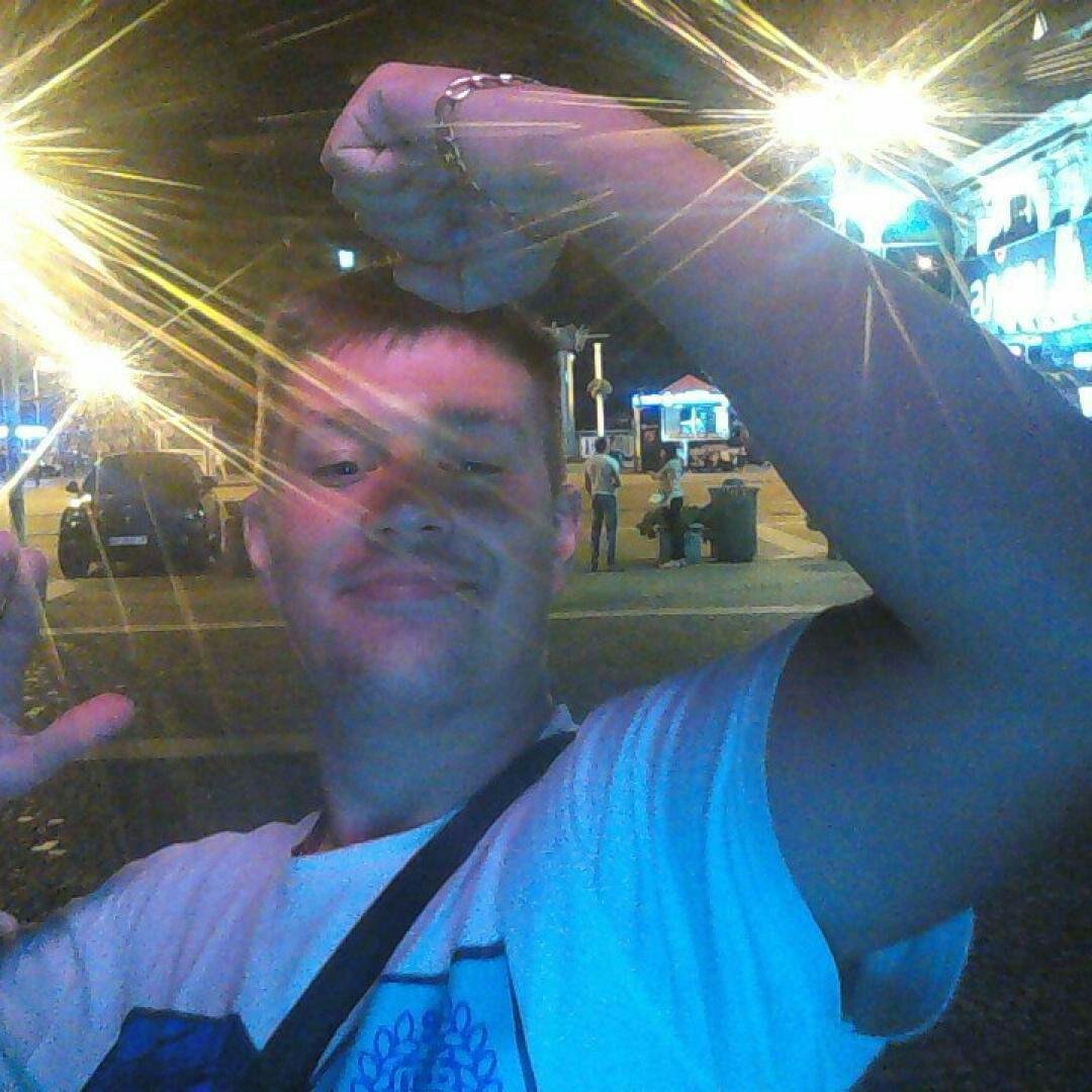 Когда ты накачал бицепс и готов показать его миру Когда ты накачал бицепс и готов показать его миру