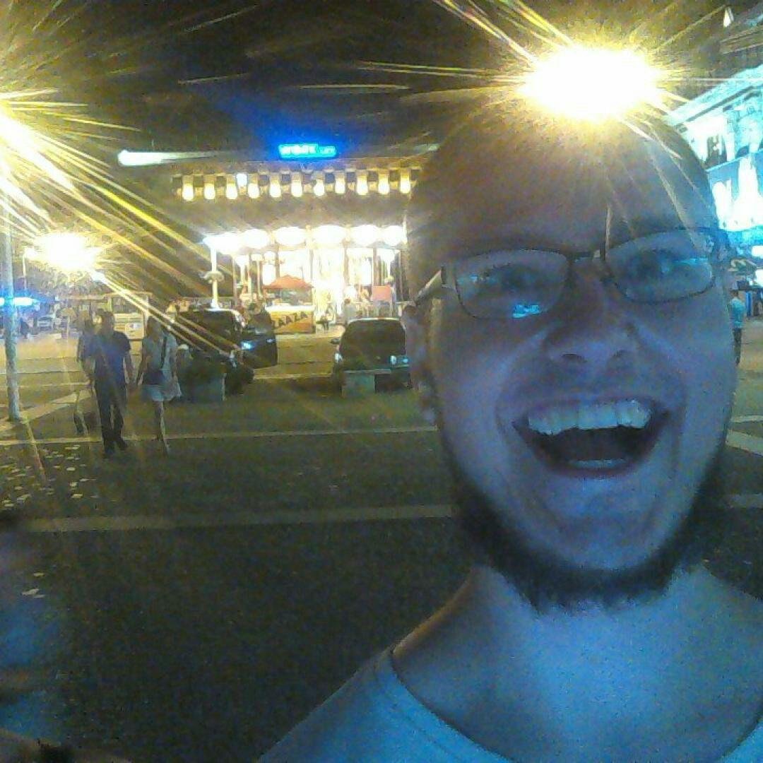 Когда ты готов дарить свою улыбку всему миру Когда ты готов дарить свою улыбку всему миру