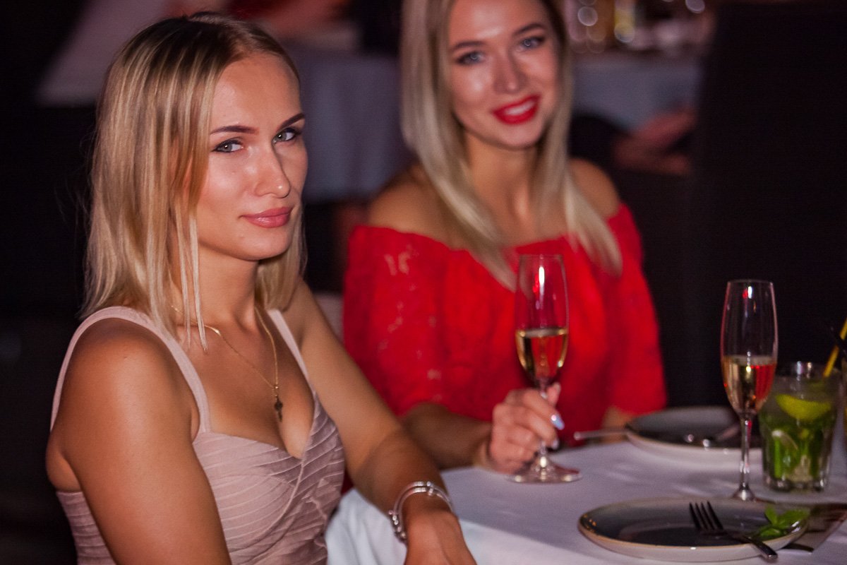 На ивент пришло много очаровательных девушек