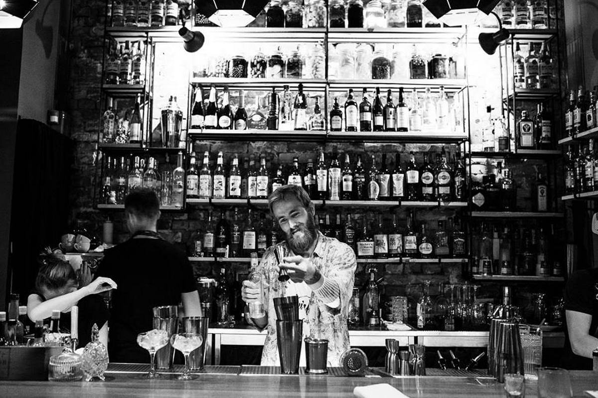 MIXTURA COCKTAIL AREA MIXTURA COCKTAIL AREA