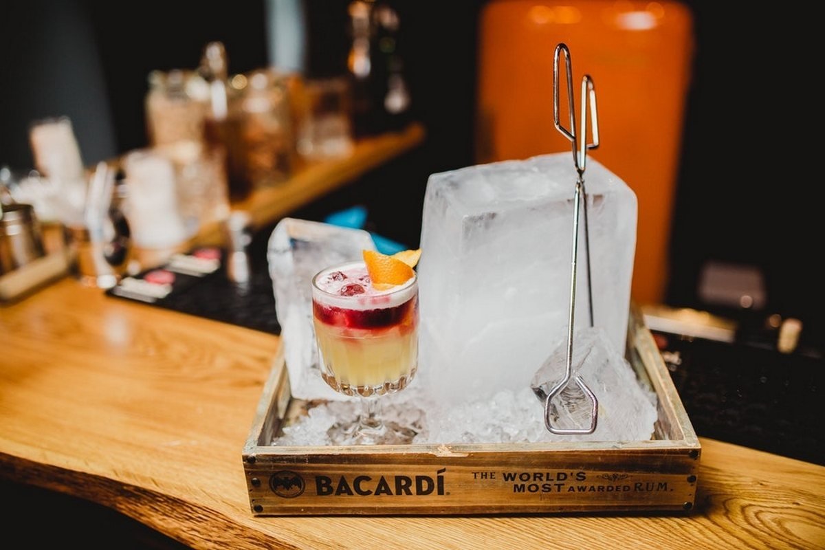 Бар здесь - сердце заведения Бар здесь - сердце заведения