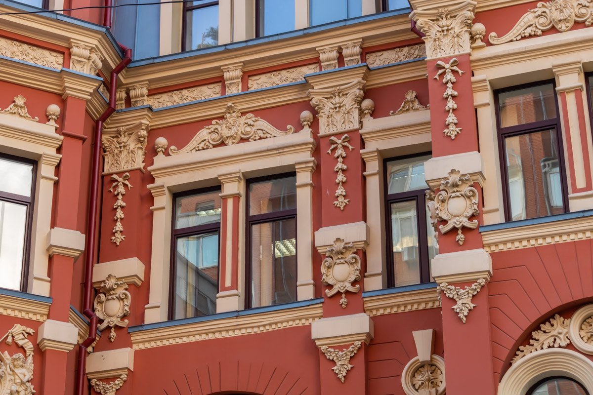 Удивительный декор, каким может похвастать не каждое здание