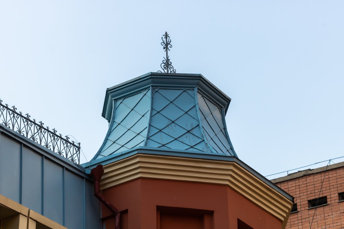 Здание находится недалеко от Екатерининского бульвара