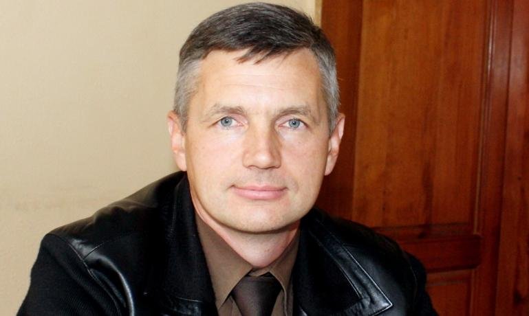 В Каменском вице-мэр Владислав Мелешко 6 августа, около 19:00, прогуливался по улицам города на велосипеде и упал