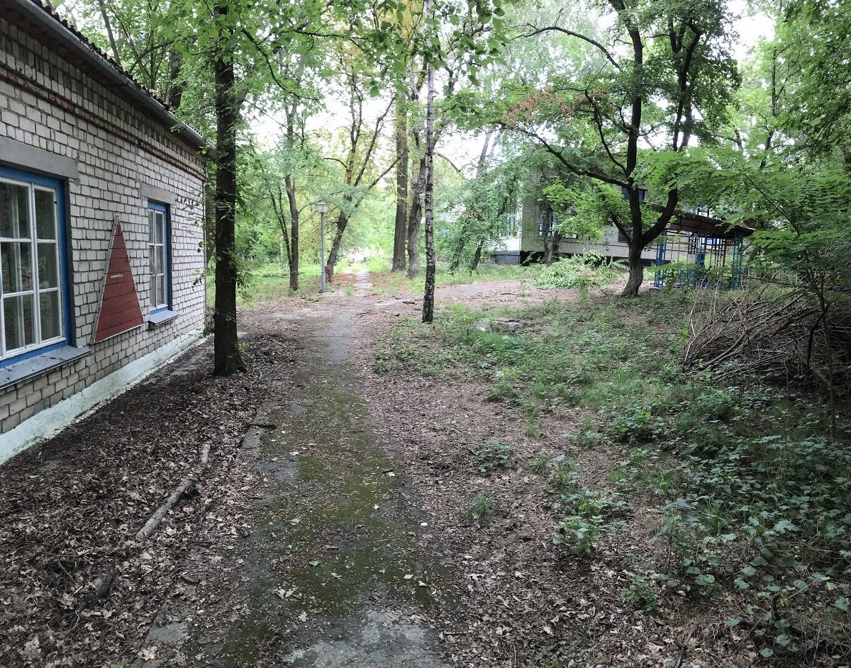 Под Днепром продается лагерь для отдыха на берегу реки 1