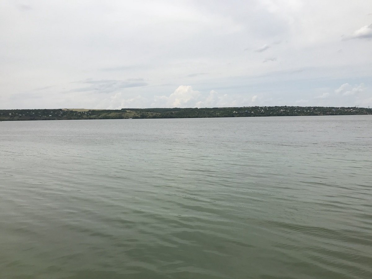 Под Днепром продается лагерь для отдыха на берегу реки 3