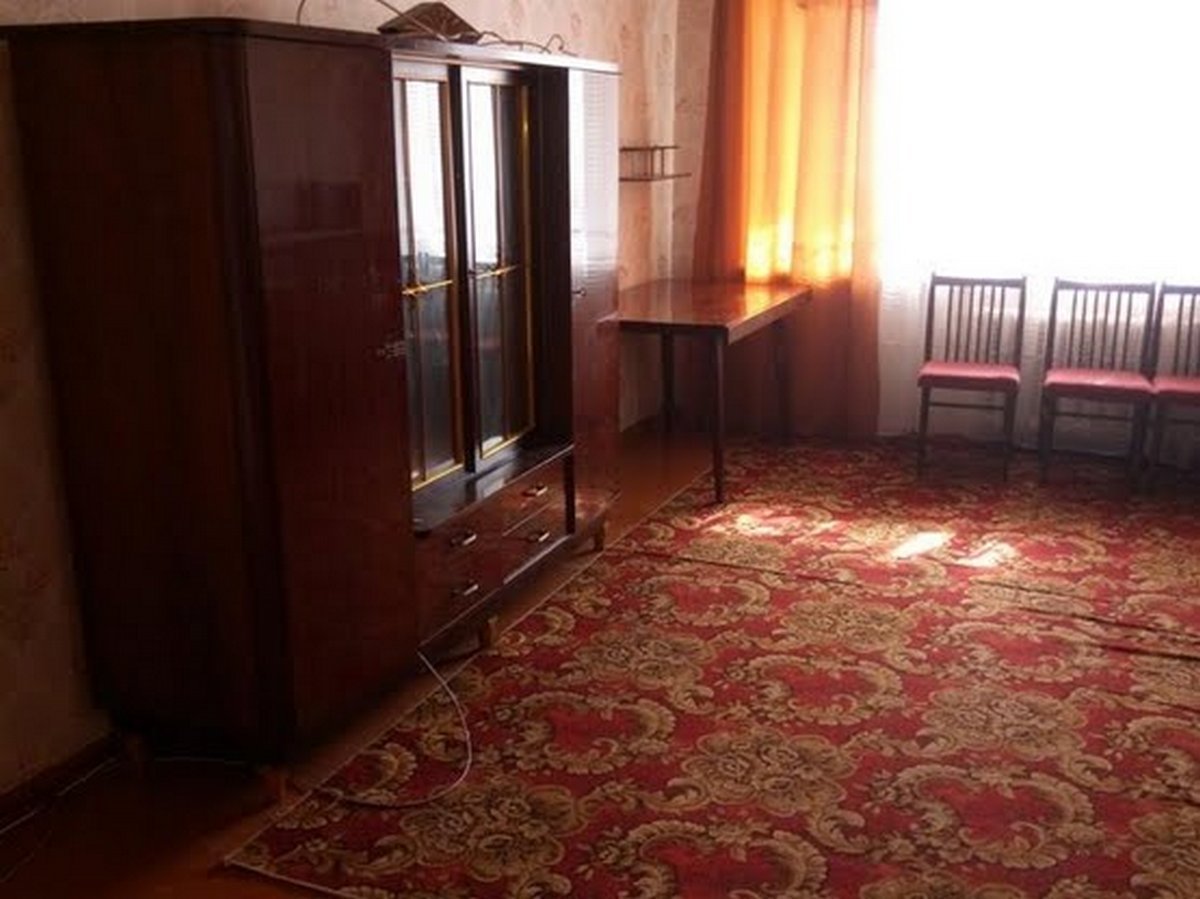 Ухоженная, но старая квартира Ухоженная, но старая квартира