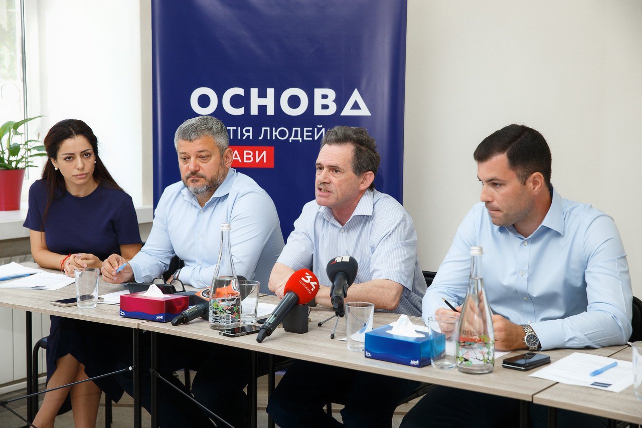 Слева направо: Замина Байрамова, Сергей Логутенко, Михаил Крапивко и Станислав Лифлянчик