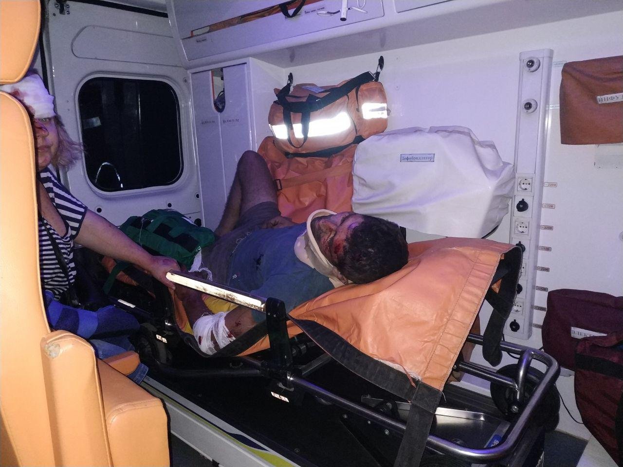 По предварительной информации в ДТП пострадали 12 человек По предварительной информации в ДТП пострадали 12 человек