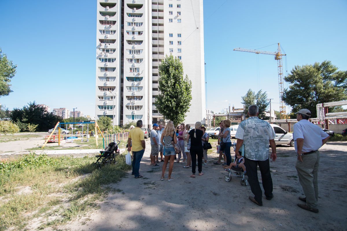 9 августа возле дома "свечки" на проспекте Героев разгорелся конфликт 