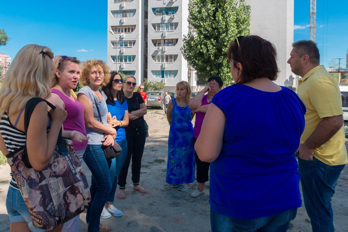 Жильцов возмущает вибрация в квартирах и перенос площадки