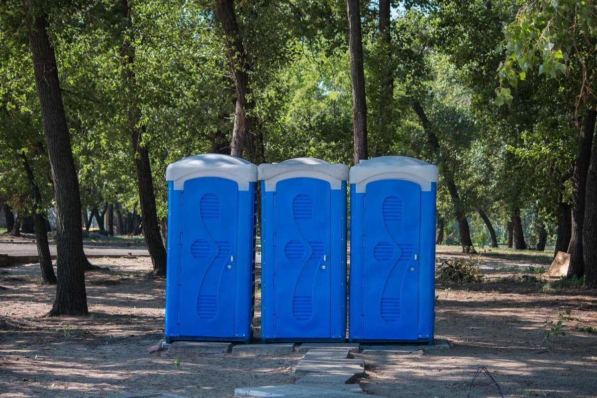 На острове заменили биотуалеты