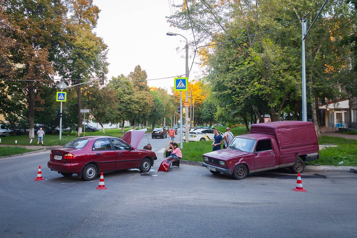 На месте аварии работают патрульные, но, по возможности, объезжайте На месте аварии работают патрульные, но, по возможности, объезжайте