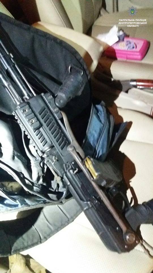 По Днепру ездил пьяный водитель с оружием По Днепру ездил пьяный водитель с оружием