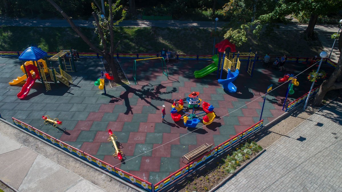 Детская площадка готова принимать гостей Детская площадка готова принимать гостей