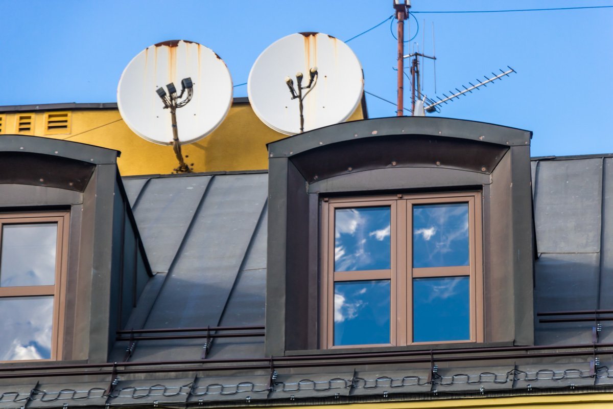 Небо отражается в стеклах Небо отражается в стеклах