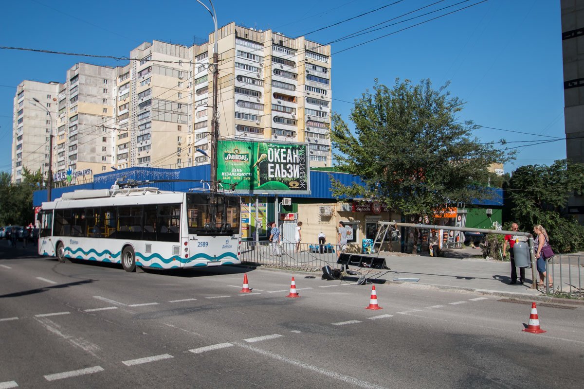 В Днепре на Рабочей упал светофор 