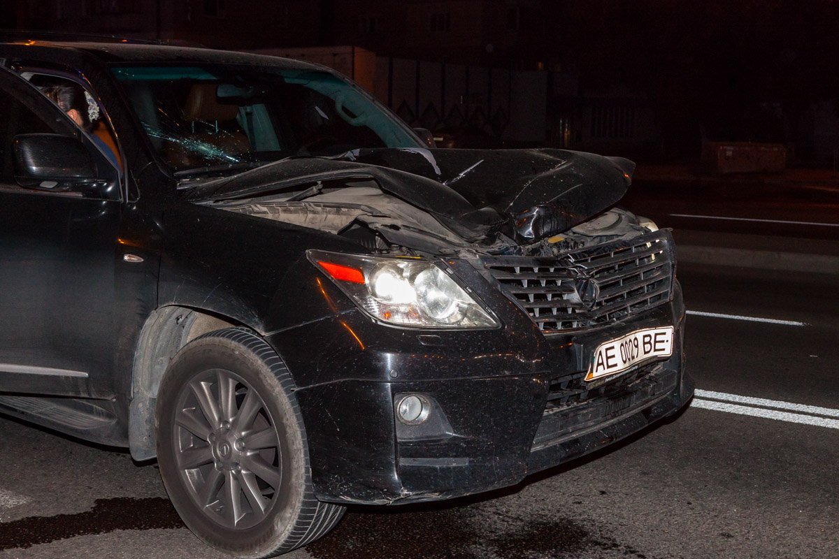 Повреждение Lexus Повреждение Lexus