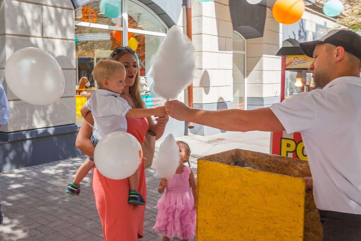 Сладкая вата - это лучшее, что может быть в детстве Сладкая вата - это лучшее, что может быть в детстве