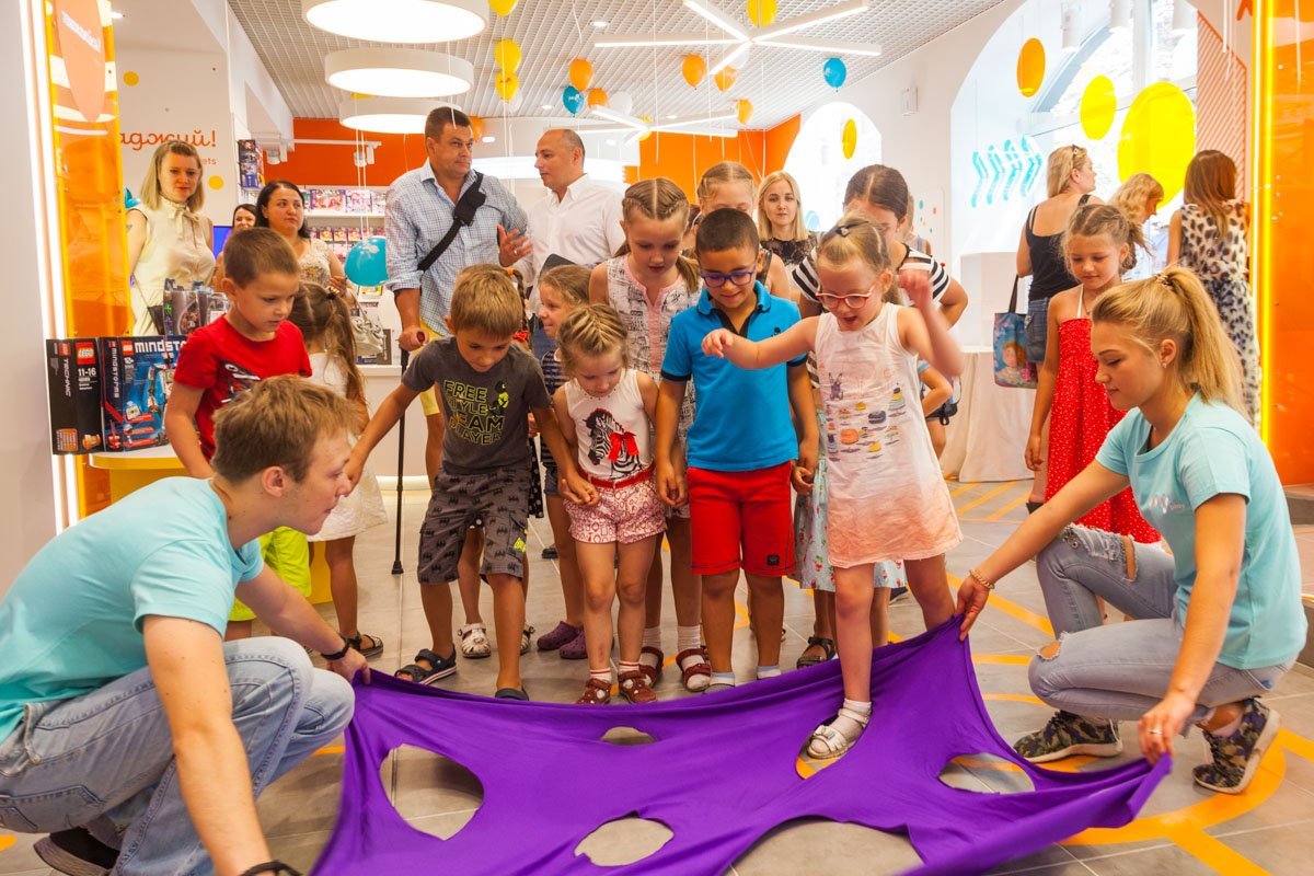 MYplay - это страна веселья, где можно найти не только любимые игрушки, но и занятия по душе MYplay - это страна веселья, где можно найти не только любимые игрушки, но и занятия по душе