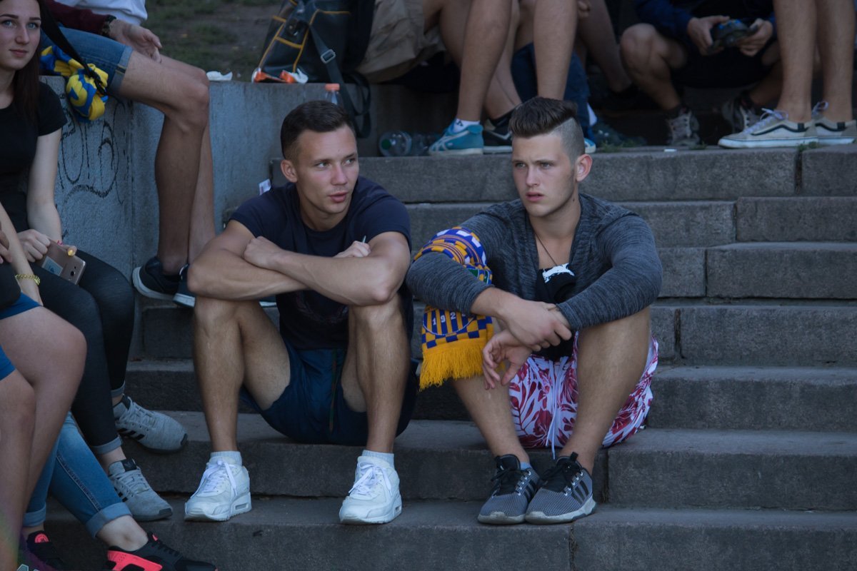 На марш съехались болельщики из соседних городов На марш съехались болельщики из соседних городов