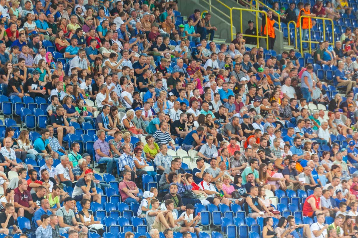 В общем количестве на матче присутствовали 7121 зрителей В общем количестве на матче присутствовали 7121 зрителей