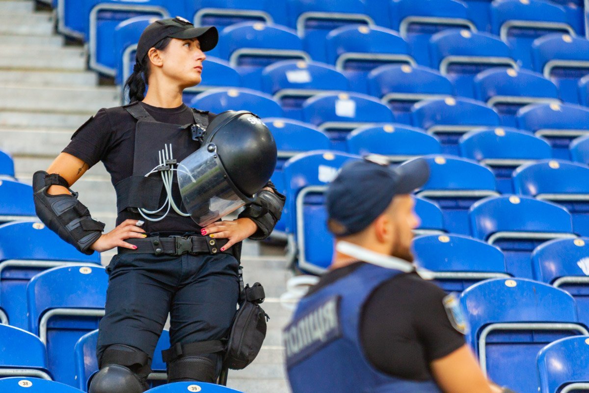 За порядком на матче следили полицейские За порядком на матче следили полицейские