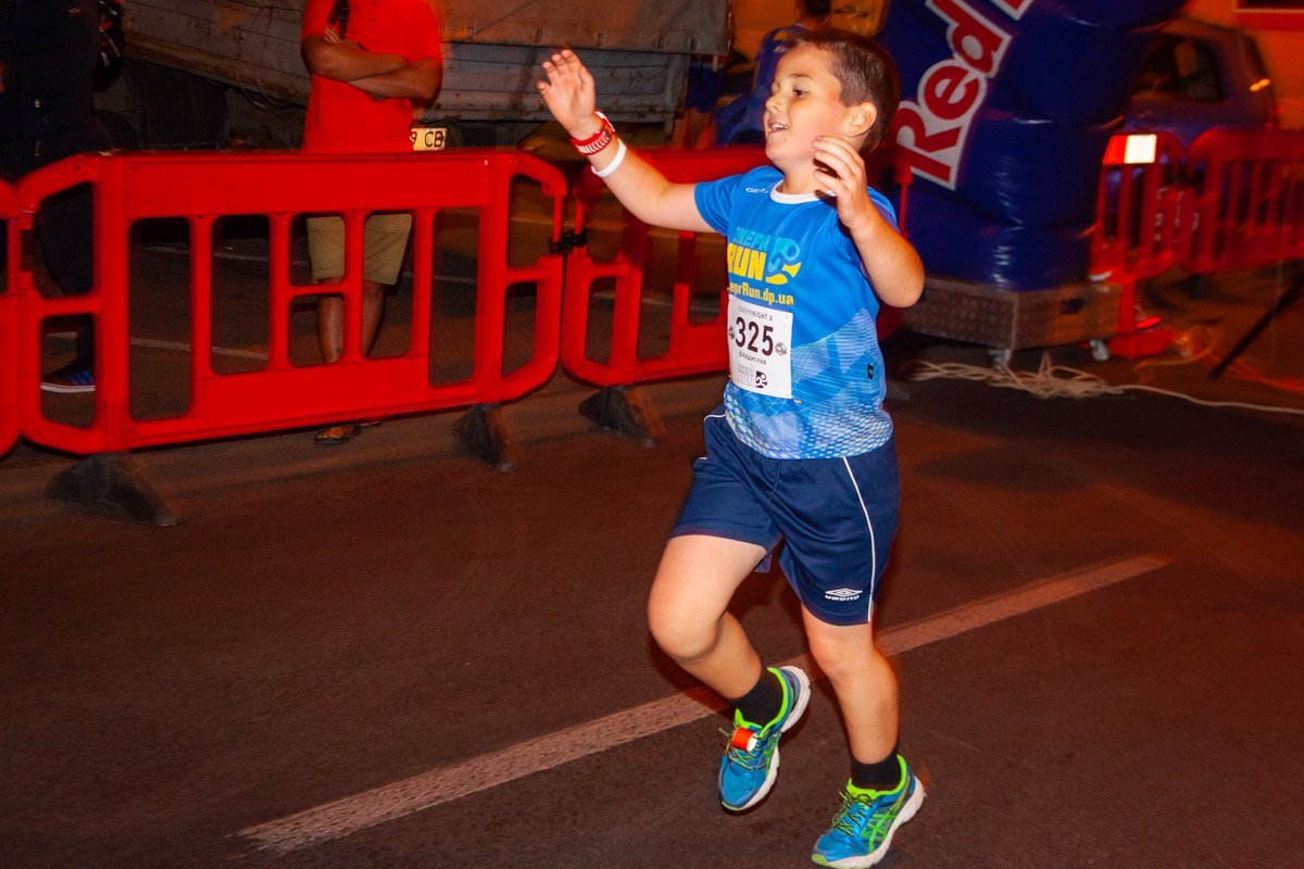 Даже ребенок бегает, а ты нет Даже ребенок бегает, а ты нет