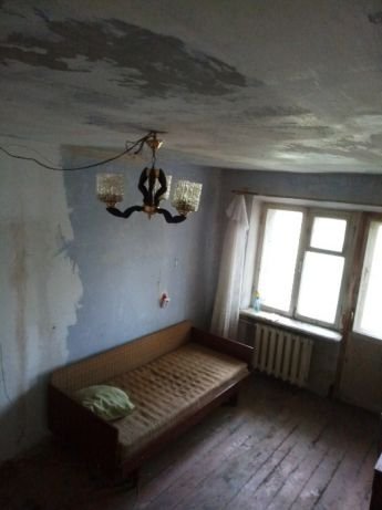 Находится на 2 этаже 3-этажного дома, не угловая Находится на 2 этаже 3-этажного дома, не угловая