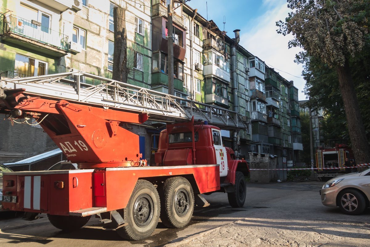12 августа начался пожар в одной из квартире на проспекте Александра Поля, 94 12 августа начался пожар в одной из квартире на проспекте Александра Поля, 94