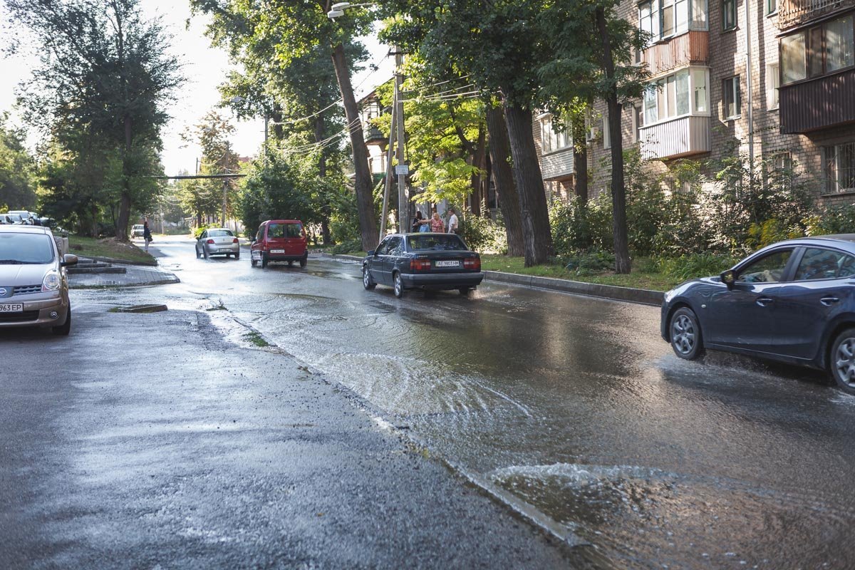 Вода постепенно прибывает Вода постепенно прибывает